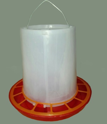 Бункерная кормушка для птиц